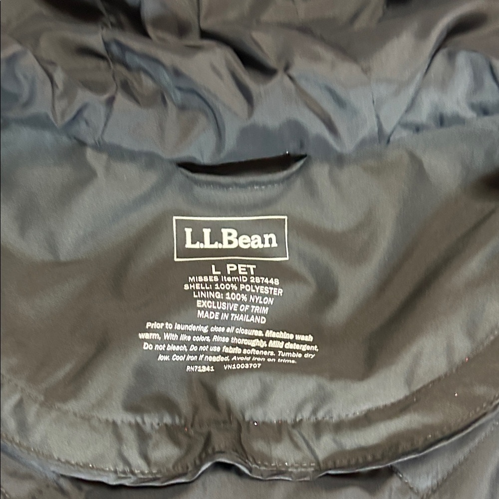 BEAN WOMENS H2OFF
RAINCOAT PRIMALOFT LINED - Picture 6 of 14